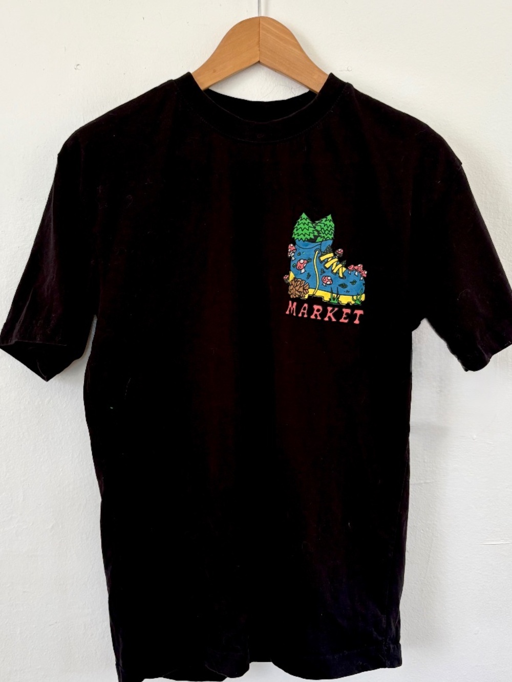 Chinatown Market Men's Black Graphic T-shirt Size S